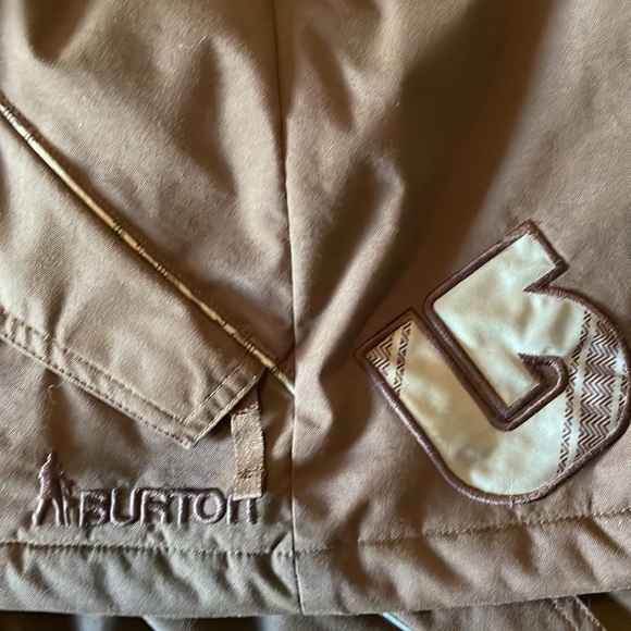 Boys Burton snowboarding jacket and pants - Picture 5 of 16